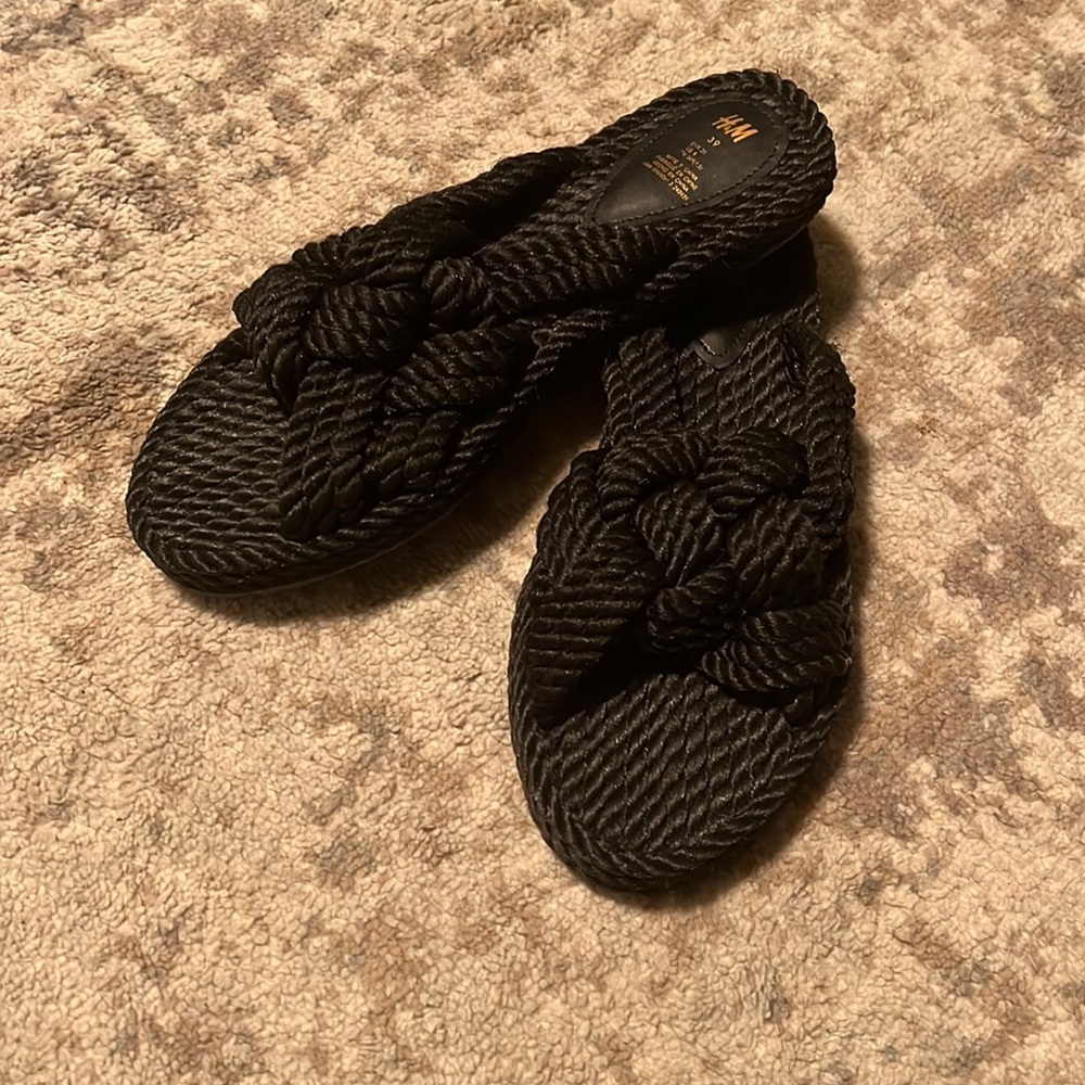 Womens knotted sandals